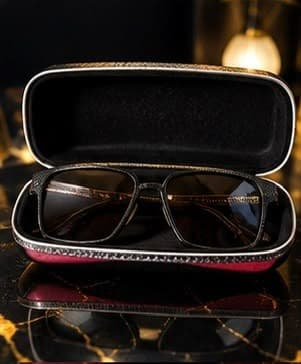 Anti-Blue Light Polarized Quantum Glasses